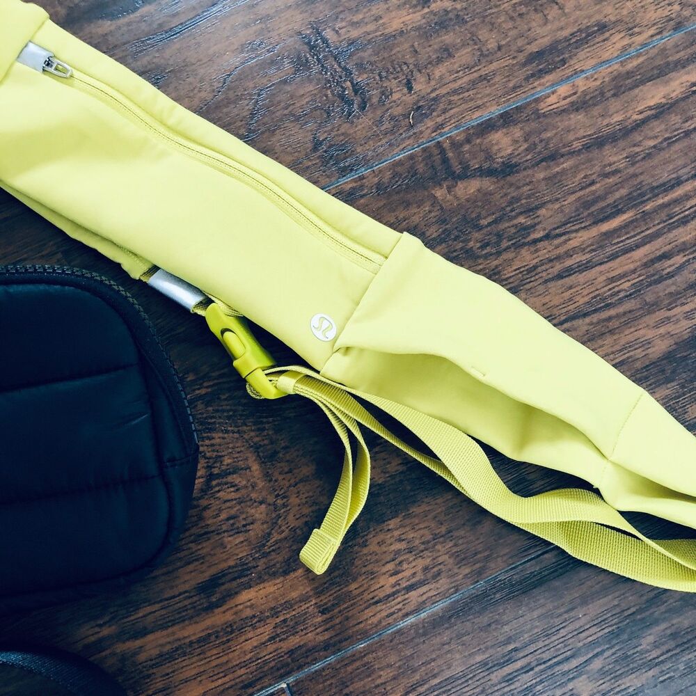 Lululemon Fast and Free Running Belt Neon Yellow Stretch Pouch Fanny Pack